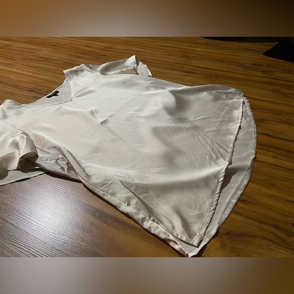 Premise Women’s V-Neck Satin Blouse Size Large - Picture 5 of 10